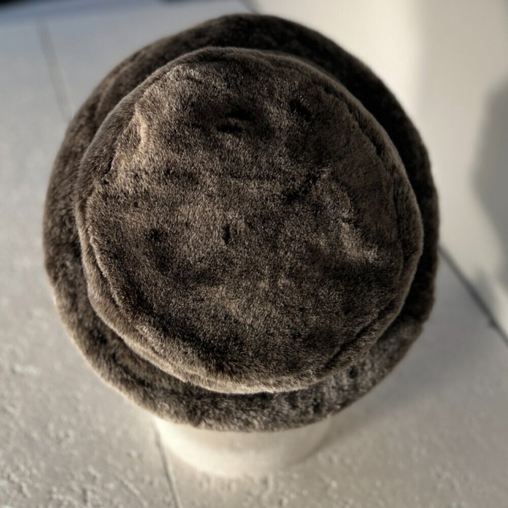 Laura Ashley Vintage OSFA Gray Vegan Fur Bucket Hat Winter Chic Staple Timeless - Picture 6 of 9